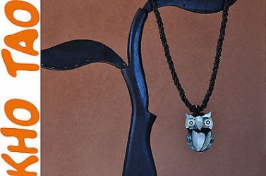 Collier HIBOUX EN NACRE, pendentif HIBOUX EN NACRE et collier de perles